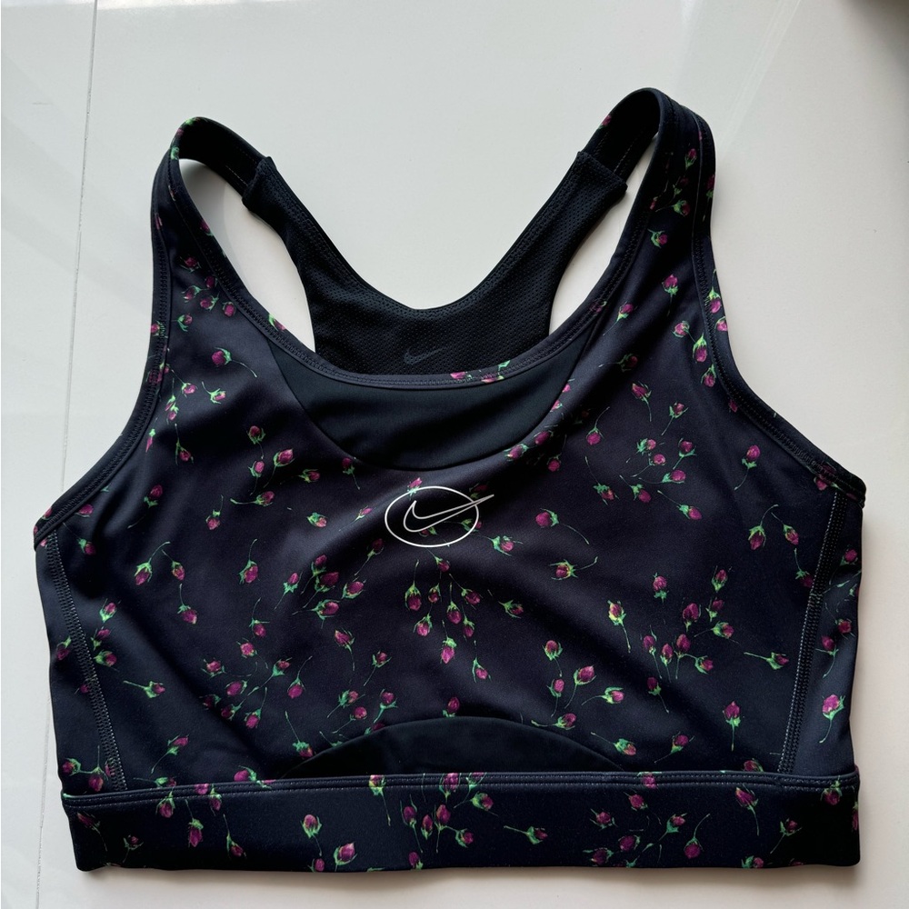 Nike Women's multi Bra Size L